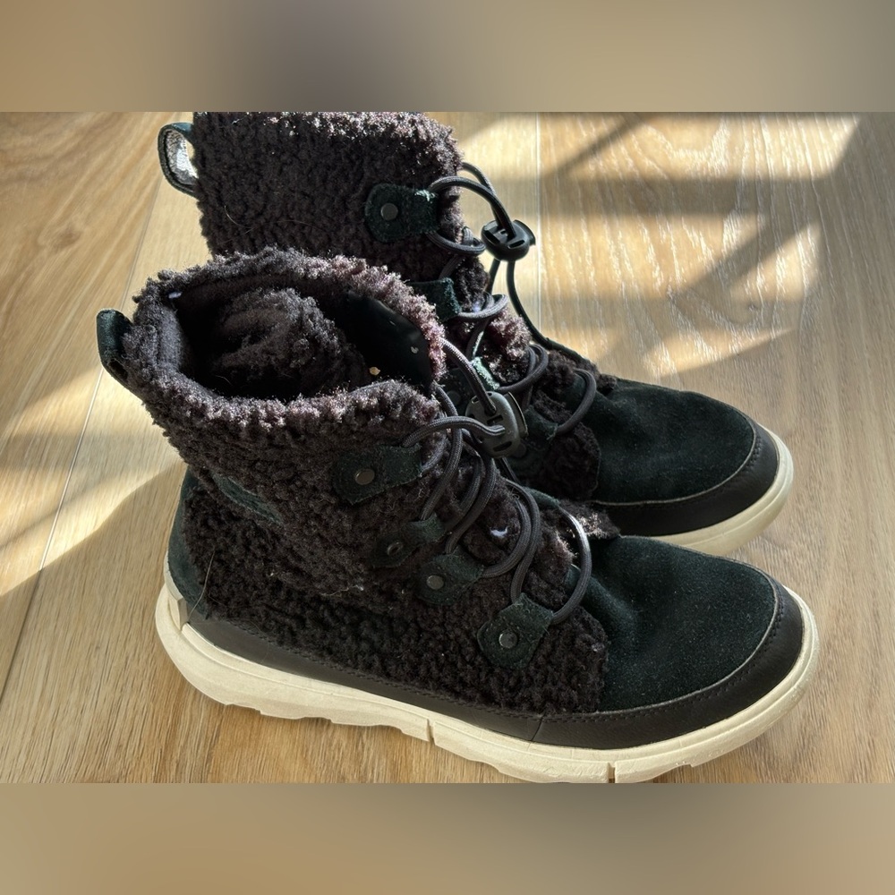 Sorel - Girls Explorer Cozy Cold-Weather Boots - Black & White - Size 5 - Picture 3 of 9